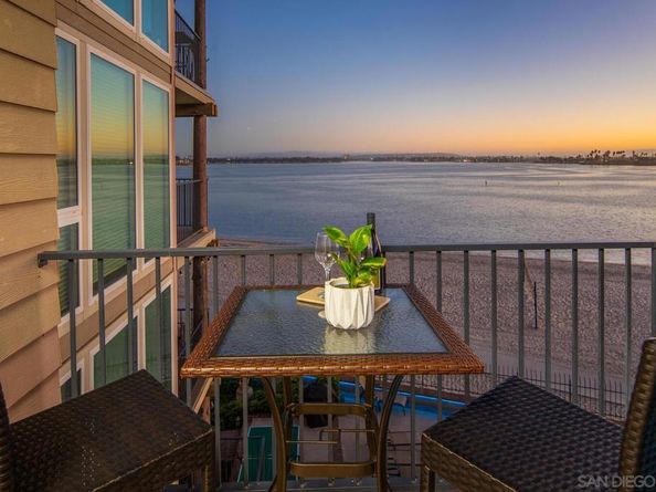 1221 Parker Pl 15, San Diego CA 92109