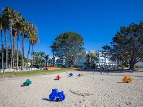 1221 Parker Pl 15, San Diego CA 92109