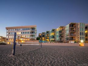 1221 Parker Pl 15, San Diego CA 92109