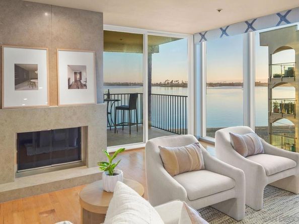 1221 Parker Pl 15, San Diego CA 92109