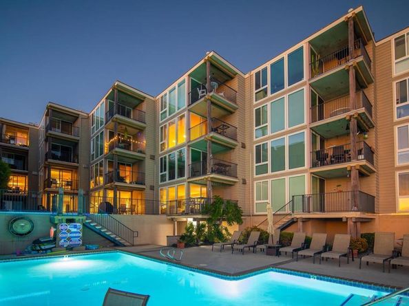 1221 Parker Pl 15, San Diego CA 92109