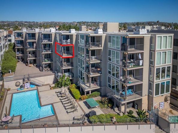 1221 Parker Pl 15, San Diego CA 92109