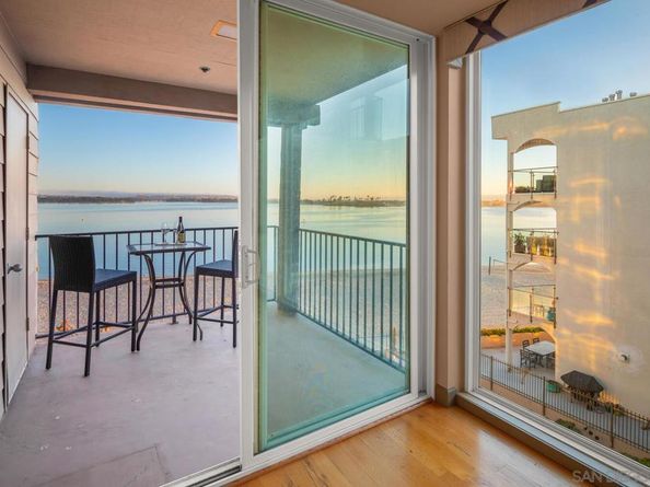 1221 Parker Pl 15, San Diego CA 92109