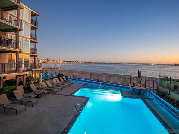 1221 Parker Pl 15, San Diego CA 92109