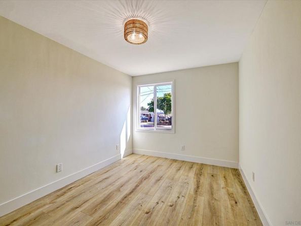 2802 Cowley Way, San Diego CA 92110