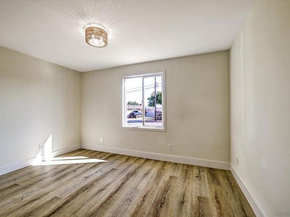 2802 Cowley Way, San Diego CA 92110