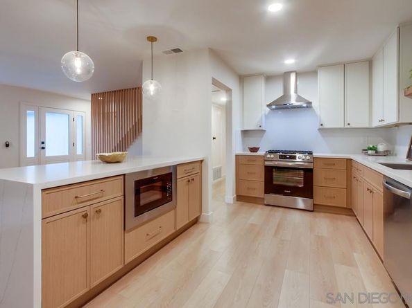 538 Luna Dr, Oceanside CA 92057
