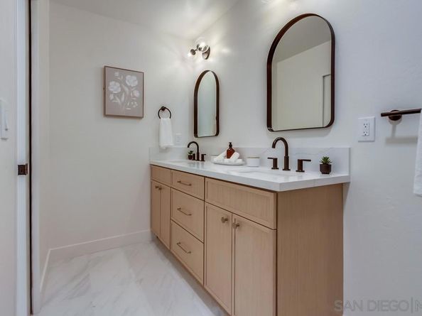 538 Luna Dr, Oceanside CA 92057