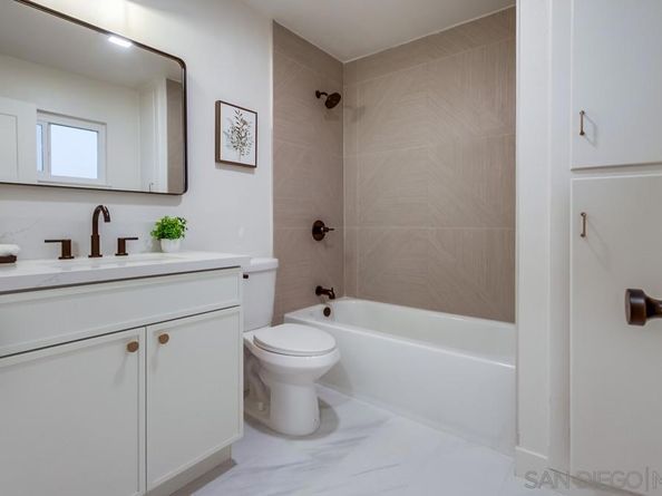 538 Luna Dr, Oceanside CA 92057
