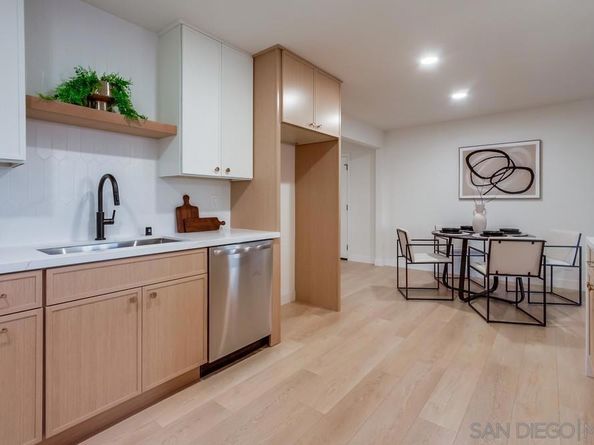 538 Luna Dr, Oceanside CA 92057