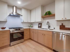 538 Luna Dr, Oceanside CA 92057