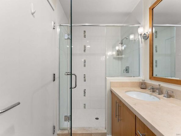 325 7th Ave 1507, San Diego CA 92101