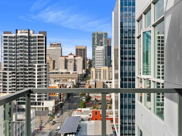 325 7th Ave 1507, San Diego CA 92101