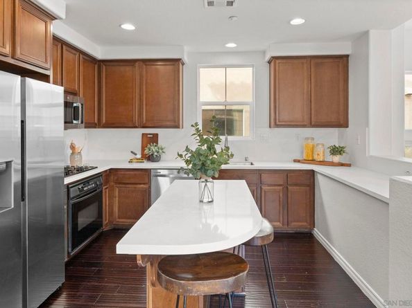 2816 Villas Way, San Diego CA 92108