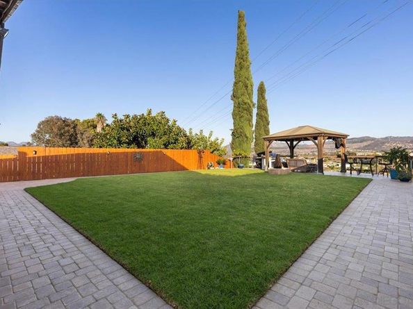 12431 Ridgeton Dr, Lakeside CA 92040