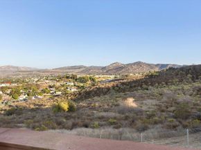 12431 Ridgeton Dr, Lakeside CA 92040