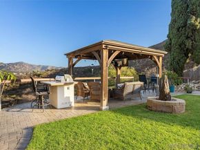 12431 Ridgeton Dr, Lakeside CA 92040