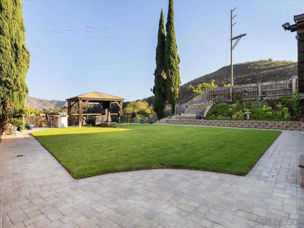 12431 Ridgeton Dr, Lakeside CA 92040