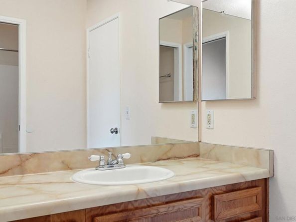 1585 Stone Edge Cir, El Cajon CA 92021