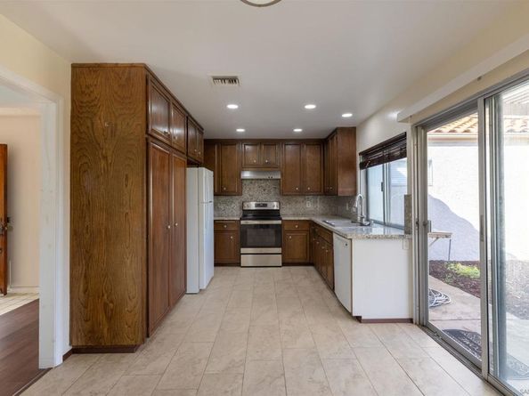 17476 Plaza Cerado 91, San Diego CA 92128