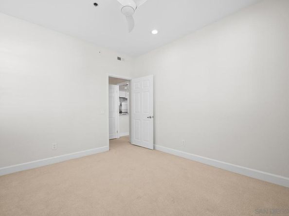 640 Camino De La Reina 1401, San Diego CA 92108