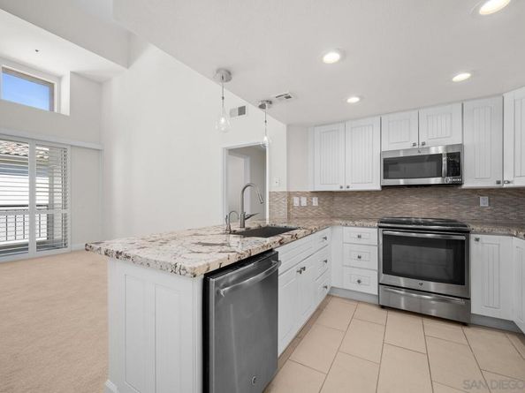 640 Camino De La Reina 1401, San Diego CA 92108