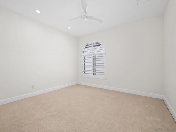 640 Camino De La Reina 1401, San Diego CA 92108