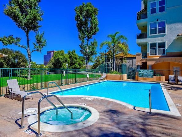 640 Camino De La Reina 1401, San Diego CA 92108