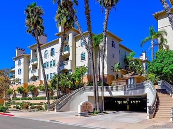 640 Camino De La Reina