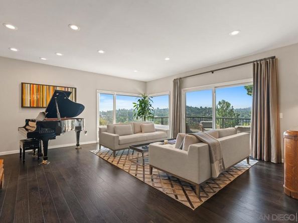 905 Vista Del Monte Way, El Cajon CA 92020