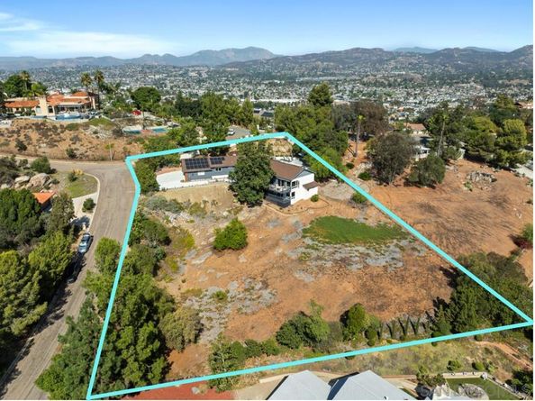 905 Vista Del Monte Way, El Cajon CA 92020
