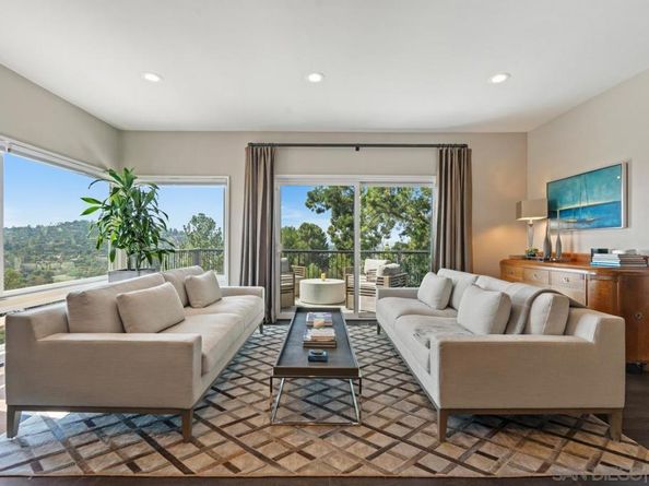 905 Vista Del Monte Way, El Cajon CA 92020