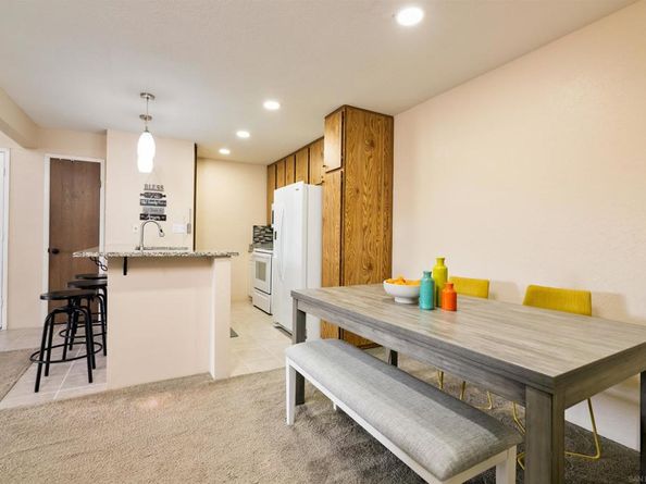 9229 Village Glen Dr 235, San Diego CA 92123