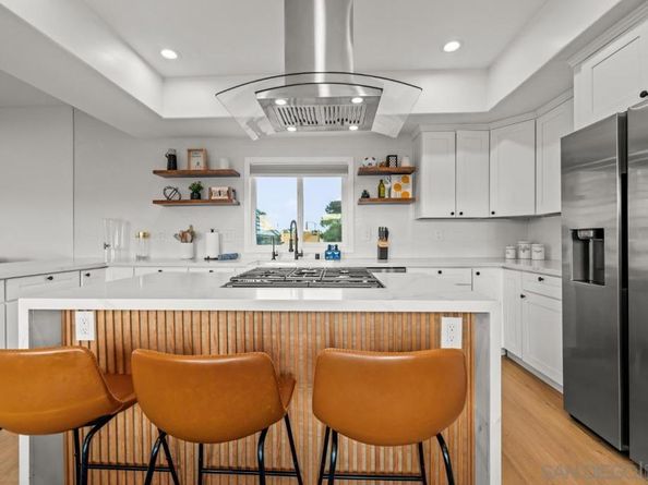 727 Ostend Ct, San Diego CA 92109