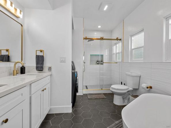727 Ostend Ct, San Diego CA 92109
