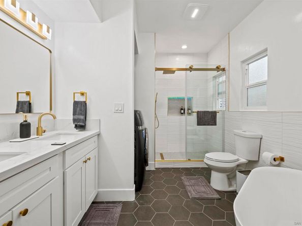 727 Ostend Ct, San Diego CA 92109