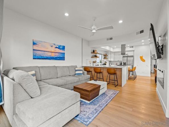 727 Ostend Ct, San Diego CA 92109