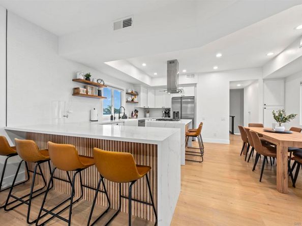 727 Ostend Ct, San Diego CA 92109