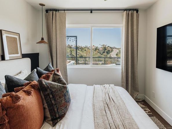 2813 Cottingham St, Oceanside CA 92054