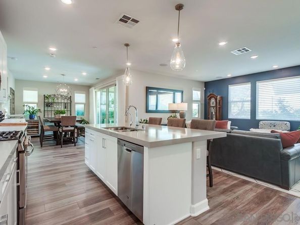 1933 Pascal Ct, Escondido CA 92026