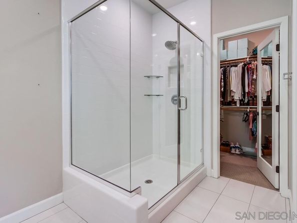 1933 Pascal Ct, Escondido CA 92026