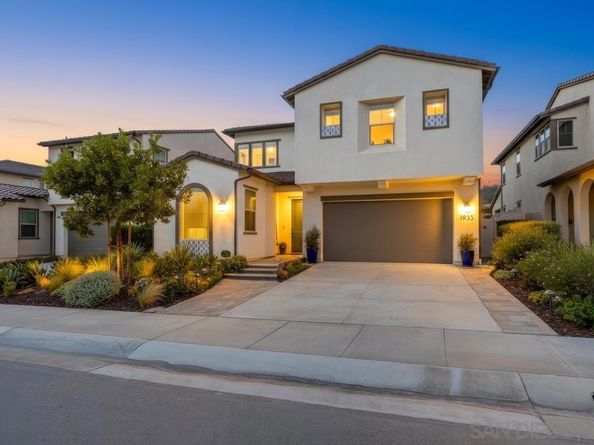 1933 Pascal Ct, Escondido CA 92026