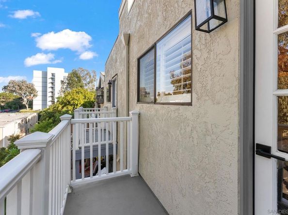 4527 Contour Blvd 8, San Diego CA 92115