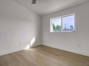 5165 Winthrop St, San Diego CA 92117