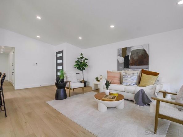 5165 Winthrop St, San Diego CA 92117
