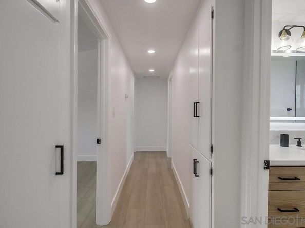 5165 Winthrop St, San Diego CA 92117