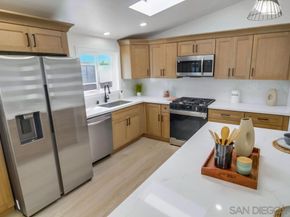 5165 Winthrop St, San Diego CA 92117