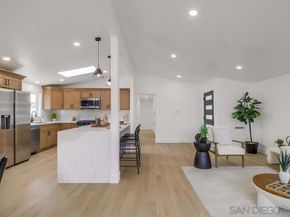 5165 Winthrop St, San Diego CA 92117