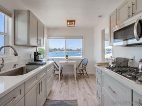 3286 88 Bayside Walk, San Diego CA 92109