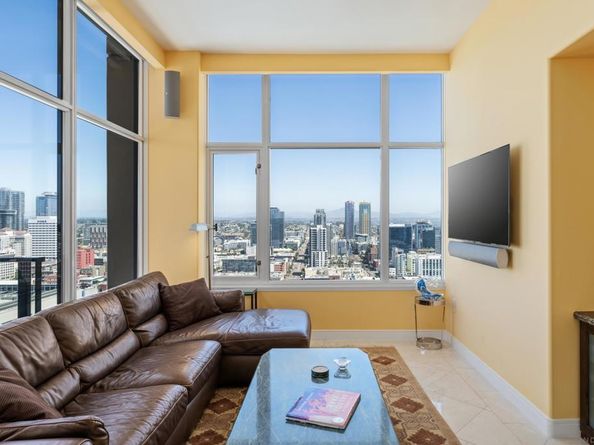 550 Front St 2702, San Diego CA 92101